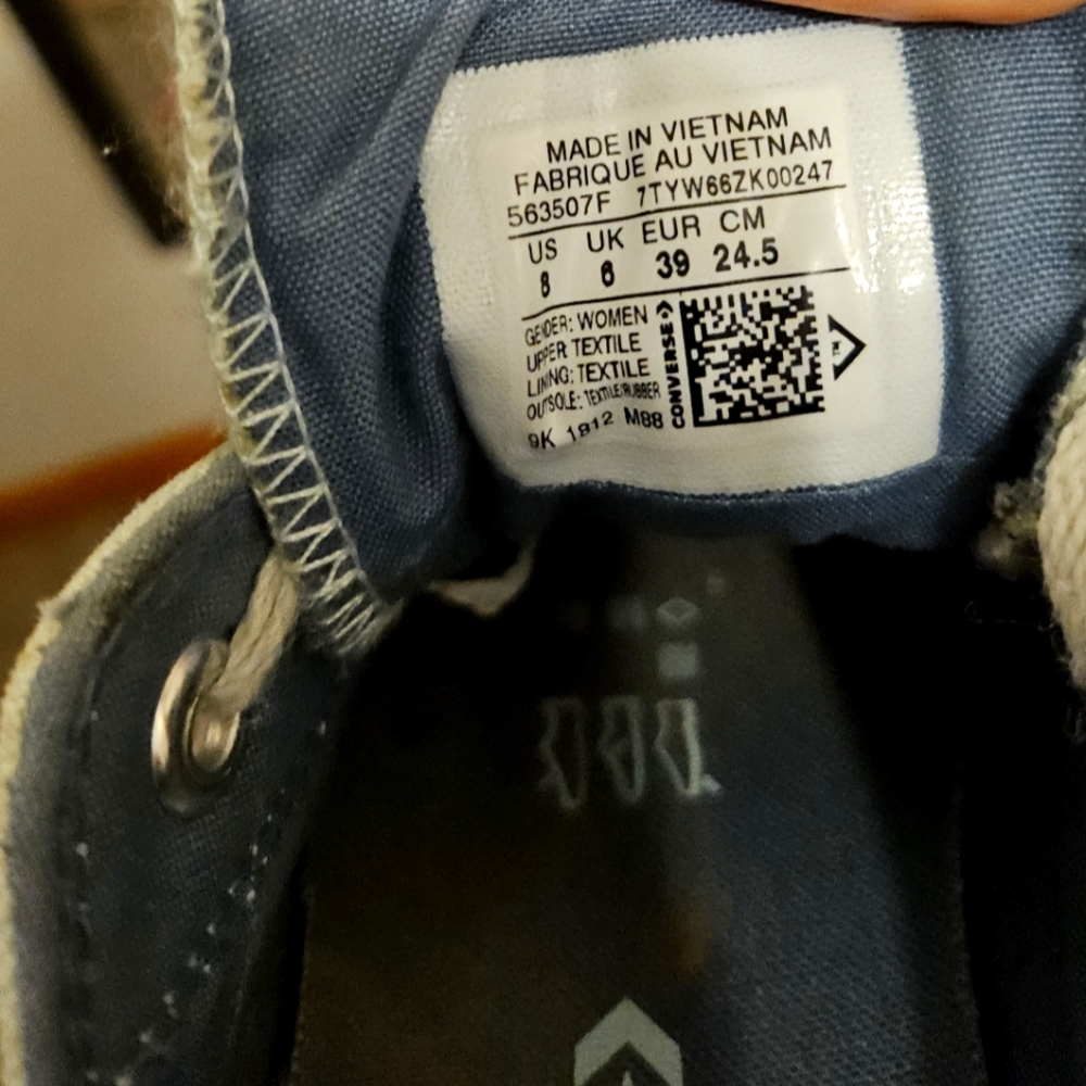 Women's canvas converse shoes
